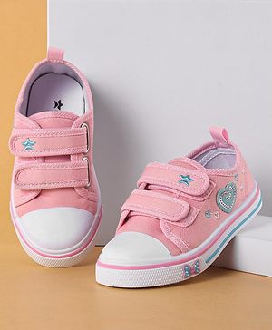 Cute Walk by Babyhug Velcro Closure Casual Shoes Heart Applique - Pink