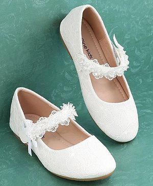 Pine Kids Velcro Closure Bellies with Flower Applique - White