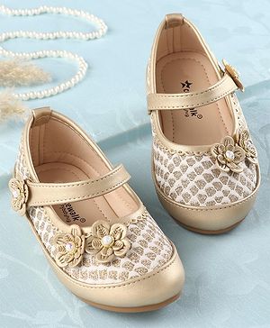 Cute Walk By Babyhug Bellies With Velcro Closure Floral Applique - Golden