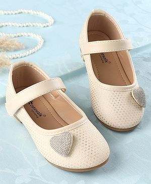 Cute Walk by Babyhug Velcro Closure Bellies with Heart Applique - Beige