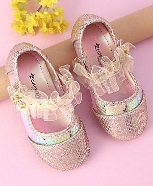 Cute Walk by Babyhug Bellies with Velcro Closure - Golden