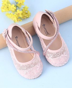 Cute Walk by Babyhug Bellies with Velcro Closure and Stud Applique - Pink