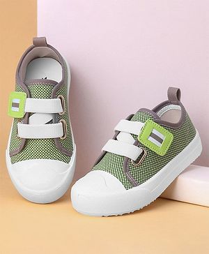 Cute Walk by Babyhug Casual Shoes With Velcro Closure  - Green