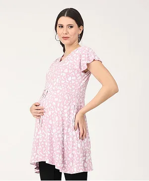 The Mom Store Half Sleeves Seamless Abstract Printed Maternity Top With Concealed Zipper Nursing Access - Pink