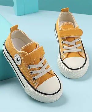 KIDLINGSS Star Patch Detailed Velcro Closure Sneakers - Yellow