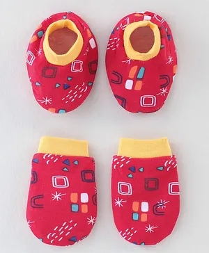 OHMS Interlock Knit Mittens and Booties Square Print - Red
