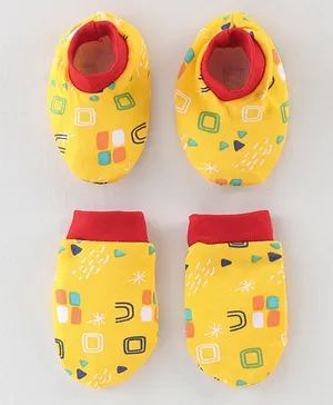 OHMS Interlock Knit Mittens and Booties Square Print - Red & yellow