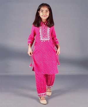 misbis Third Fourth Sleeves Striped & Lace Embellished Ethnic Kurta And Pyjama Set - Pink