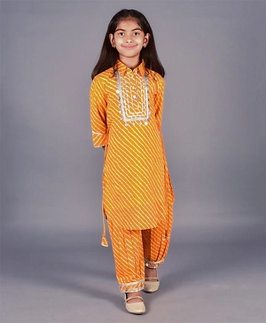 misbis Third Fourth Sleeves Striped & Lace Embellished Ethnic Kurta And Pyjama Set - Orange
