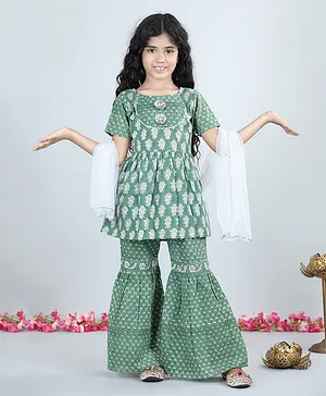 Aww Hunnie Half Sleeves Jaipuri Floral Motif Printed Peplum Kurta With Sharara - Green