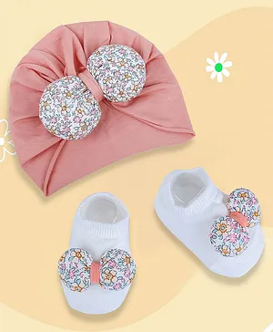 Baby Moo Floral Bow  Embellished  Cap And Socks Set - Peach