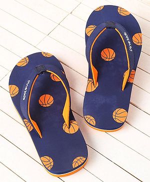 Pine Kids Flip Flops Football Print - Blue