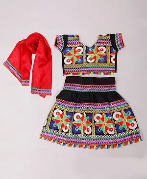Tahanis Half Sleeves Banjara Floral Embroidered & Mirror Work Detailed Choli With Tassel Detailed  Lehanga & Dupatta - Black