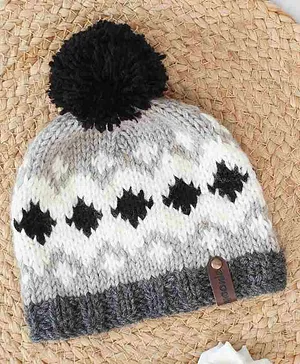 Woonie Handmade Geometric Design Pom Pom Detailed Knitted Woollen Cap - Grey