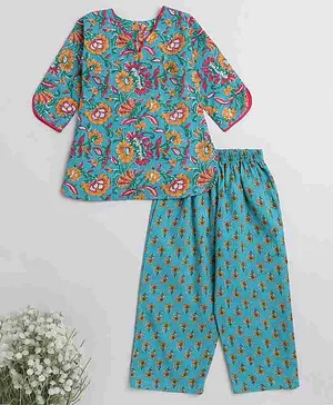 IndiUrbane Three Fourth Sleeves Jaipuri  Floral Printed Top With Flower Motif Printed  Lounge Pant - Blue