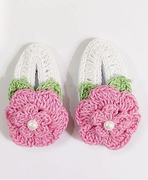 HAPPY THREADS Set Of 2 Crochet Flower Hair Clips - Pink & White