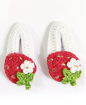 HAPPY THREADS Set Of 2 Crochet Starwberry Hair Clips - Red & White