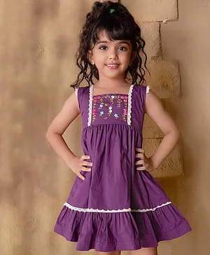 Soleilclo Sleeveless Leaf Veil Hand Embroidered Yoke & Lace Embellished Fit & Flare Dress - Purple