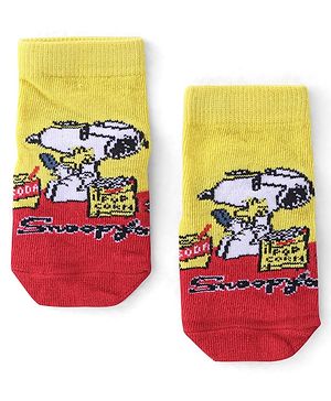 Cute Walk by Babyhug Terry Knit Ankle Length Anti Bacterial Socks Snoopy Design - Multicolour