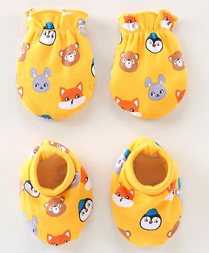 Babyhug 100% Cotton Knit Mittens & Booties Animal Print - Yellow