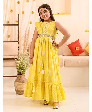 Pspeaches Sleeveless Ethic Motif And Paisley Printed And Shisha Work Lace Embellished Gown With Attached Dupatta - Yellow