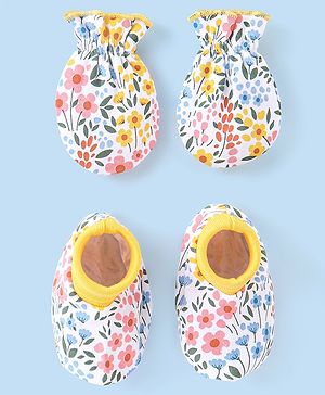 Babyhug 100% Cotton Floral Printed Mittens & Booties Set - Yellow & White