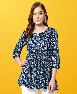 ZelenaThree Fourth Sleeves Floral Printed Maternity Short Top With Pocket - Blue