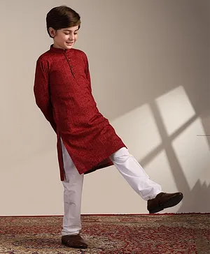 Manyavar Full Sleeves Striped Pattern Design & Abstract Printed Kurta & Pyjama Set - Maroon