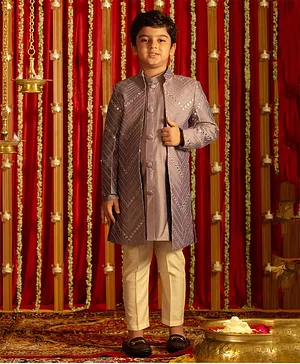 Vastramay Full Sleeves Solid Kurta & Pyjama With Seamless Chevron Design Embroidered & Mirror Work Embellished Sherwani - Purple