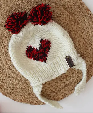 Woonie Heart Detailed Handmade Knitted Cap - Cream