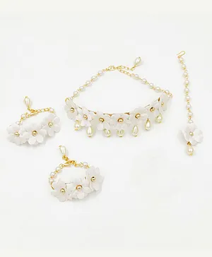 Lime By Manika Set Of 4 Gulchandni Floral Applique Detailed Head Chain Bracelets & Necklace Set  - White, Gold