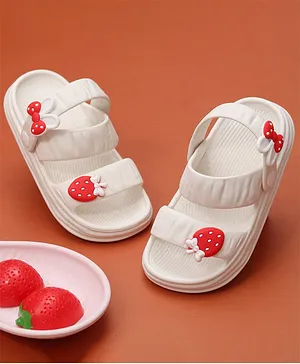 Baby girl white sandals size online 4