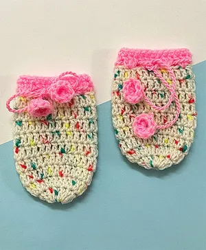 Little Peas Contrast Border Handmade Woollen Mittens -  Light Blue & Light Pink