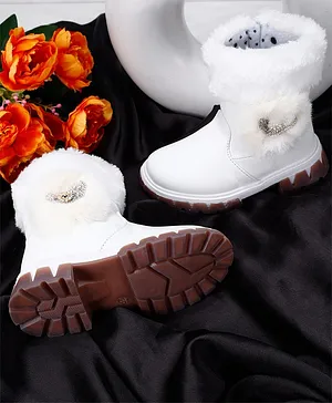 PASSION PETALS Fur Detailed With Side Rhinestones Embellished Winter Boots - White