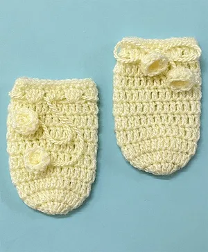 Little Peas Solid Pattern Handmade Woollen Mittens - Off White