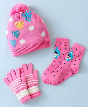 Model Set of Woollen Cap Gloves Socks Printed - Diameter 11.5 cm (Colour May Vary)