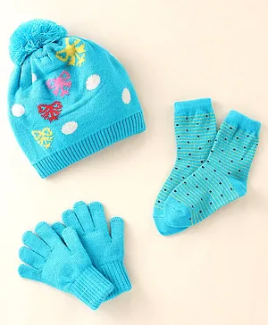 Model Set of Woollen Cap Gloves Socks Printed - Diameter 12 cm (Colour May Vary)