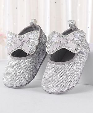 Cute Walk by Babyhug Booties Bow Applique - Silver