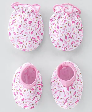 Babyhug 100% Cotton Knit Mittens & Booties Set Leaf Print- Pink & White