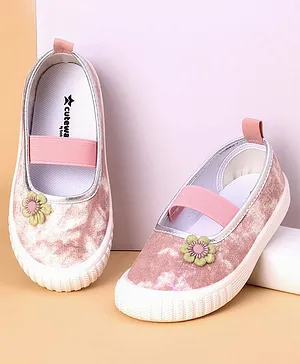 Cute Walk by Babyhug Casual Shoes Floral Applique - Pink