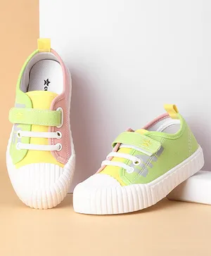 Cute Walk by Babyhug Casual Shoes with Velcro - Green main image 0
