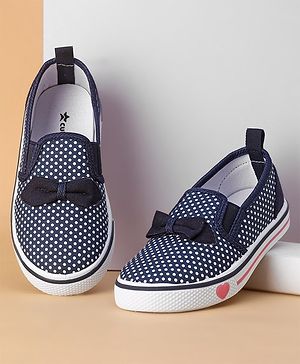 Cute Walk By Babyhug Slip On Casual Shoes Polka Dot With Bow - Blue