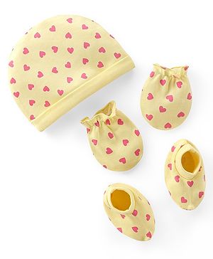 Babyhug 100% Cotton Cap Mittens And Booties Heart Printed - Yellow