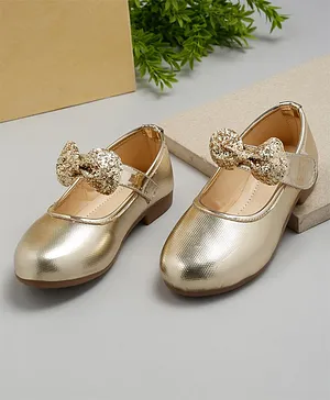 Gold dress shoes hot sale for baby girl