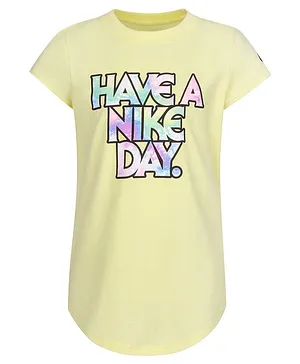 Nike Half Sleeves Placement Have A Nike Day Printed Gfx Tee - Yellow