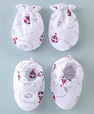 Child World Interlock Mittens & Booties Set Air Balloon Print - White & Red