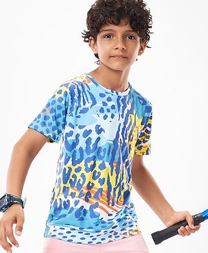 Pine Active Half Sleeves High Stretch T-Shirt Abstract Print - Multicolor
