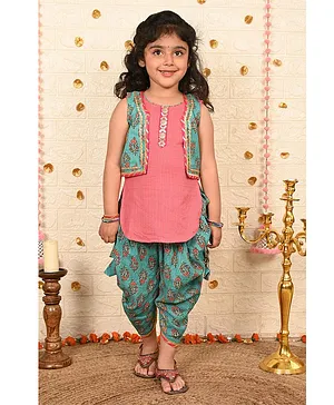 Kinder Kids Sleeveless  Striped Pattern & Sequin Embellished Kurta With  Floral Printed Dhoti & Jacket - Green & Peach