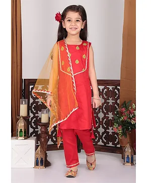 Kinder Kids Sleeveless Motif Embroidered & Gota Lace Embellished Kurta & Pant With Dupatta - Red