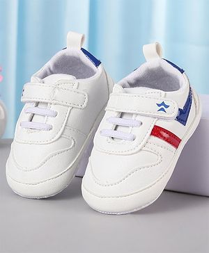 Cute Walk by Babyhug Velcro Closure Booties - White